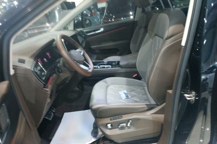 Used Volkswagen Viloran 2024 380TSI Premium Edition Left Front Seat