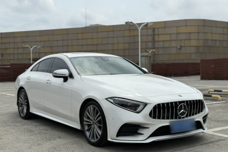 Used Mercedes-Benz CLS 2018 CLS 300 Luxury Model Exterior 2