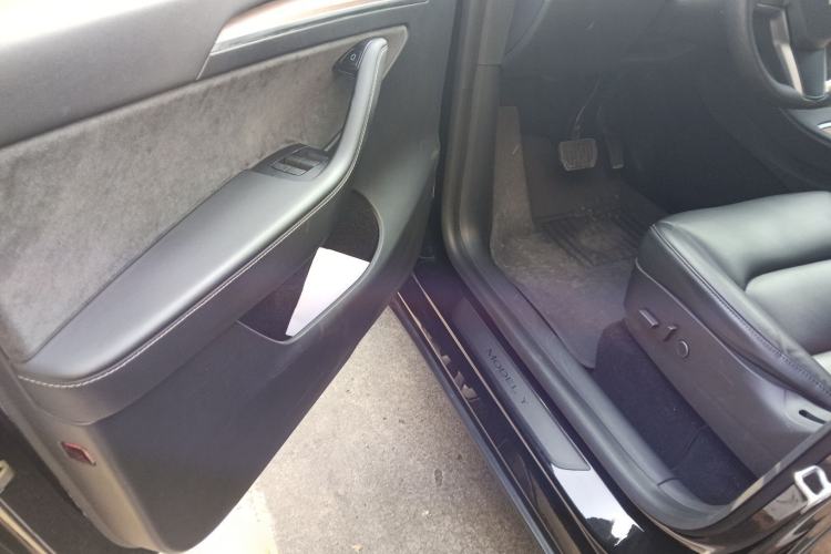 Used Tesla Model Y 2021 Standard Range Rear-Wheel Drive Version
