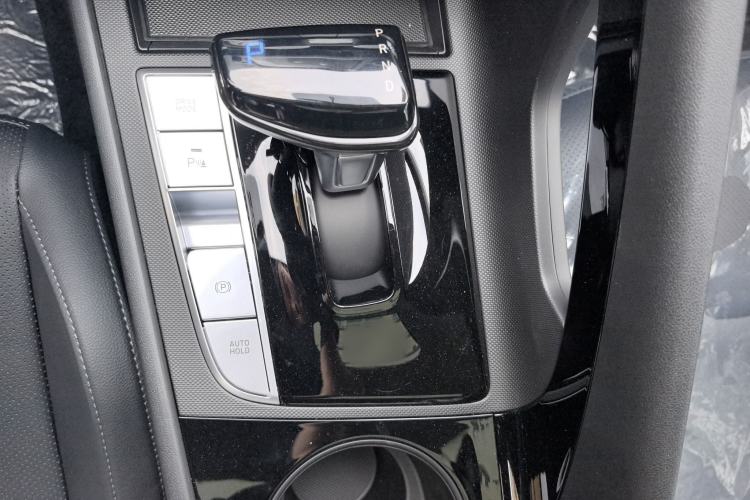 Used Hyundai Elantra 2023 1.5L CVT GLX Elite Edition Gear Lever