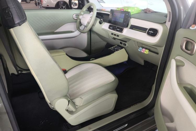 Used Geely Galaxy Panda 2024 200km Panda Rider Interior 7