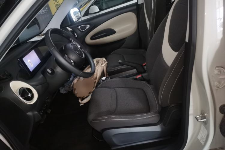 Used Wuling Bingo 2023 203km Light Edition Left Front Seat