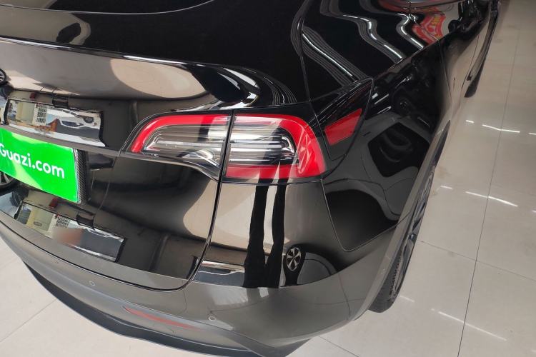 Used Tesla Model Y 2023 Long-Range All-Wheel-Drive Version Right Rear Taillight