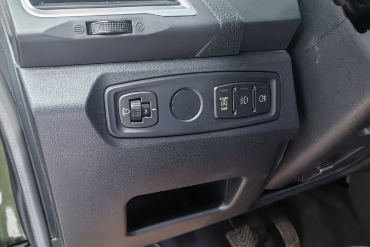 Used Leopaard Q6 2015 2.4L Manual 4x4 Excellence Edition