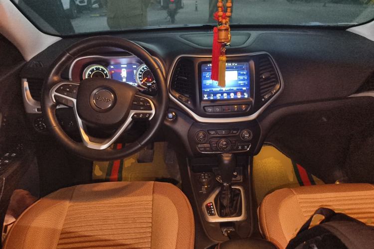 Used Jeep Cherokee 2014 2.4L High-Performance Version