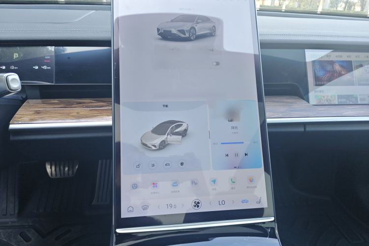 Used NETA S 2022 Extended-Range Version 1160 km Range Rear-Wheel Drive Mid-Grade
