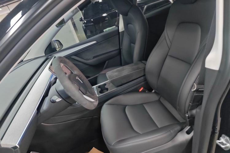 Used Tesla Model Y 2023 Rear-Wheel-Drive Version
