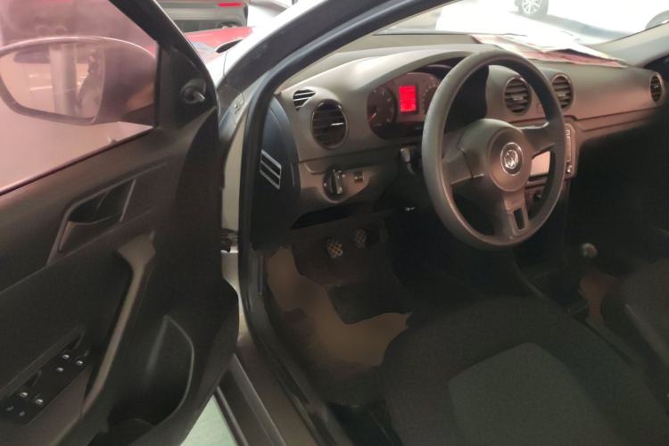 Used Volkswagen Jetta 2013 1.6L Manual Fashion Edition Driver Seat