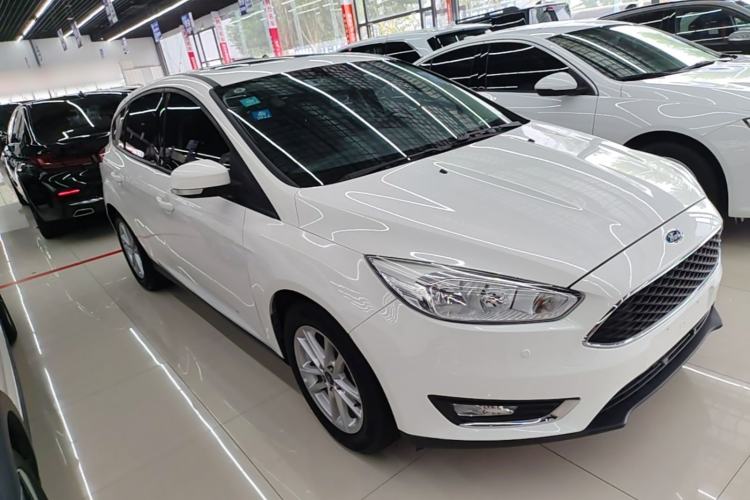 Used Ford Focus 2015 Hatchback 1.6L Manual Fashion Edition
