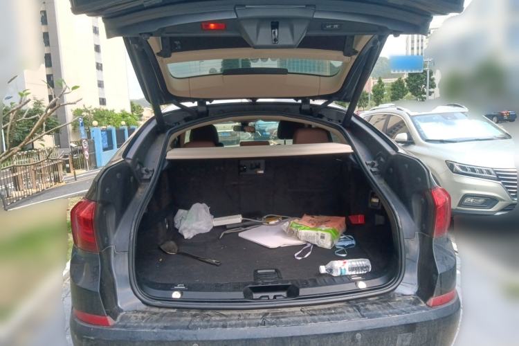 Used BMW 5 Series GT 2014 535i Leading Model Trunk