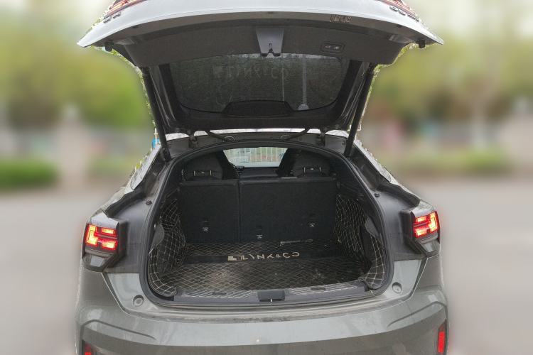 Used Lynk & Co 05 2022 2.0TD Four-Wheel Drive Dynamic Halo Trunk