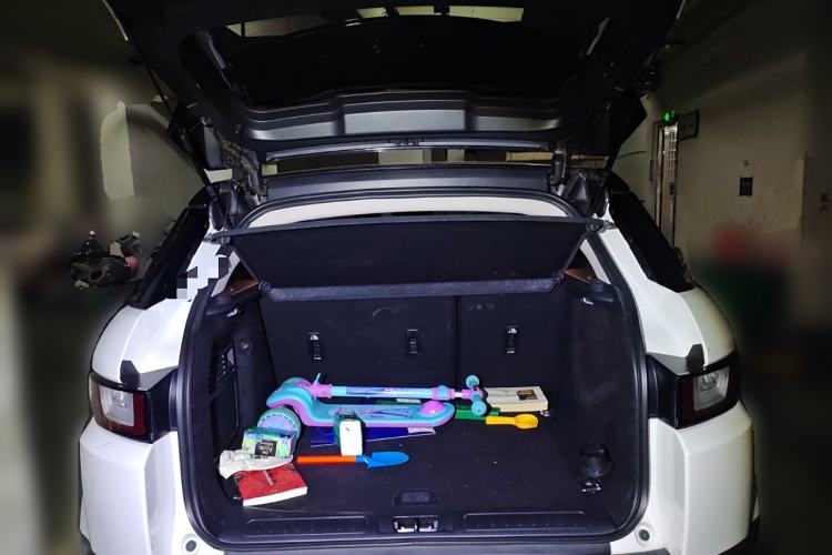 Used Land Rover Range Evoque 2016 2.0T PURE Style Edition Trunk