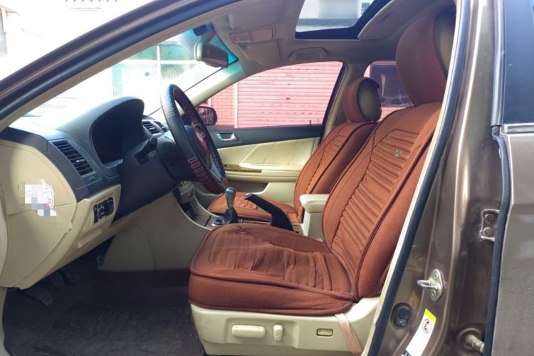 Used BYD G6 2011 2.0L Manual Luxury Version
