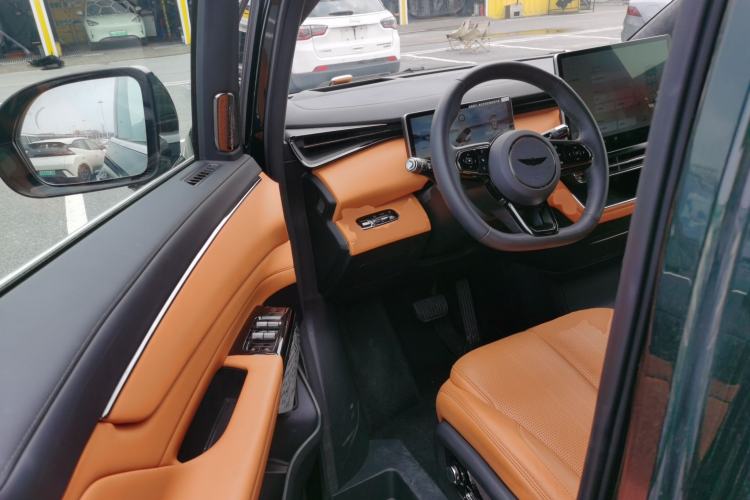 Used Geely Galaxy LEVC L380 2024 140-Degree 6-Seater All-Wheel-Drive Ultra Driver Seat