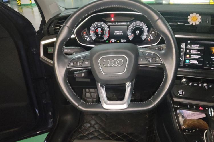 Used Audi Q3 2022 35 TFSI Fashion Dynamic Model Steering Wheel