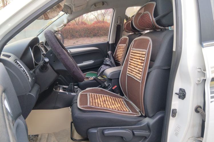 Used Foton Savana 2015 2.0T Manual 4x4 Gasoline Luxury 7-Seater
