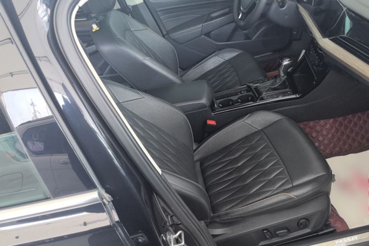 Used Volkswagen Passat 2020 Revised Version 330TSI Luxury Edition China VI Standard
