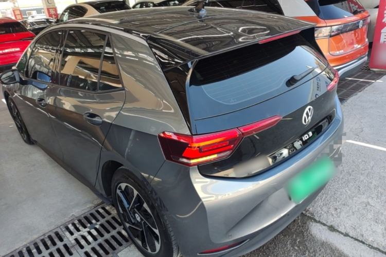 Used Volkswagen ID.3 2024 Outstanding Edition Rear Left 45 Deg