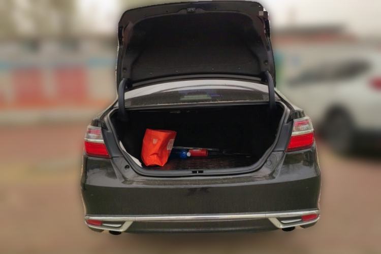 Used Toyota Camry 2016 2.5G 10th Anniversary Deluxe Navigation Edition Trunk