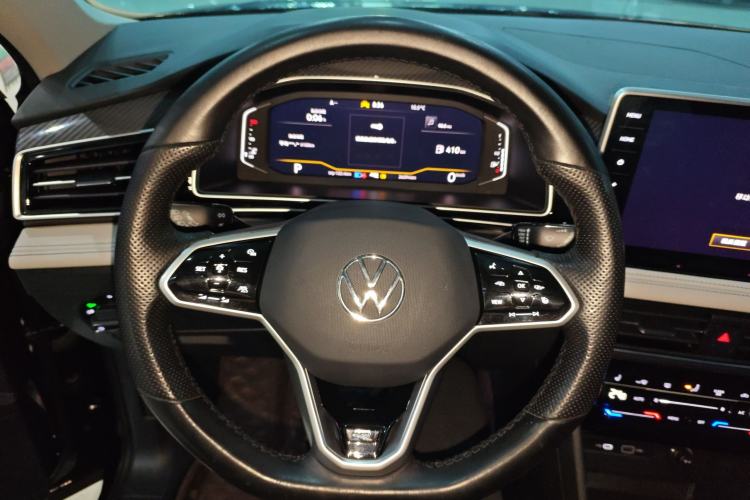 Used Volkswagen Tiguan L 2023 Restyled 330TSI Automatic Two-Wheel Drive R-Line Enhanced Comfort Version Steering Wheel