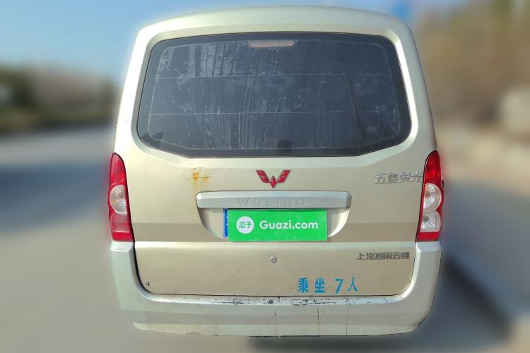 Used Wuling Rongguang 2011 1.2L Base Version
