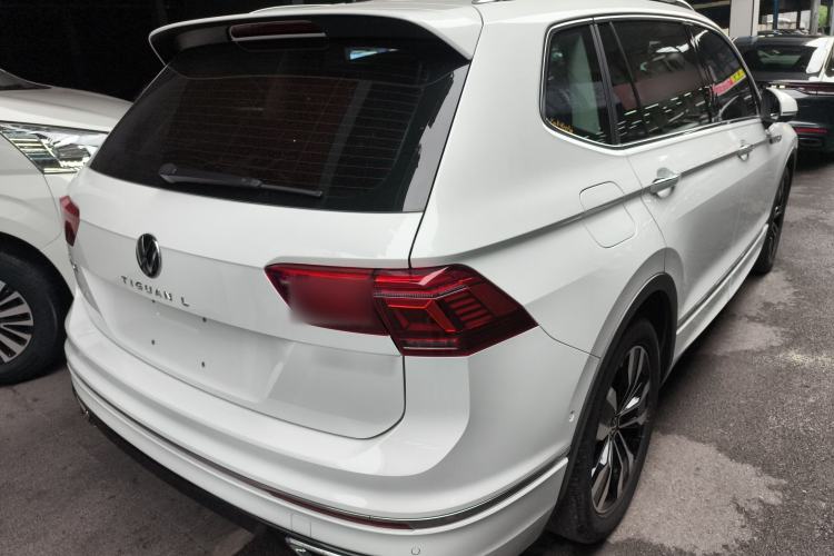 Used Volkswagen Tiguan L 2022 330TSI Automatic Two-Wheel Drive R-Line Enhanced Edition Rear Right 45 Deg