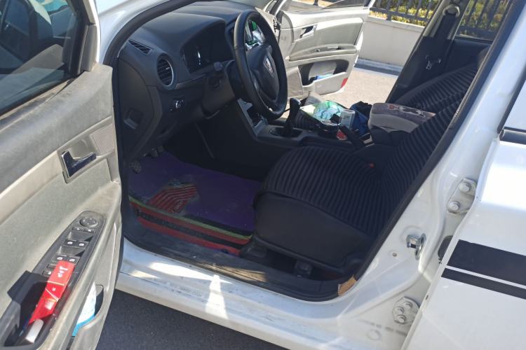 Used Roewe 350 2015 1.5L Manual Luxury Sunroof Edition