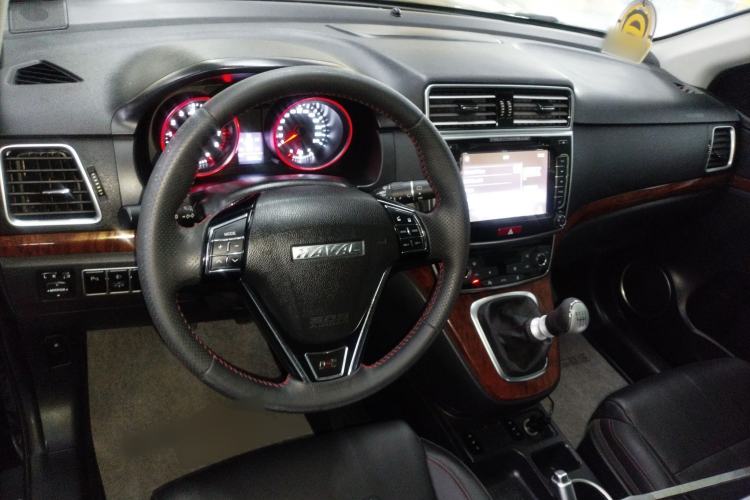 Used Haval H6 2015 Revised Version Sport Edition 1.5T Manual Transmission Two-Wheel Drive Elite Grade
