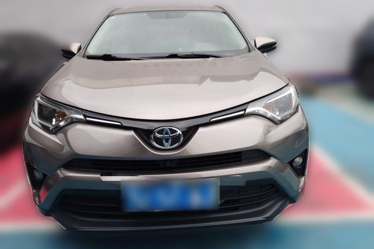 Used Toyota RAV4 2016 2.0L CVT Two-Wheel Drive Fashion Edition China V Standard
