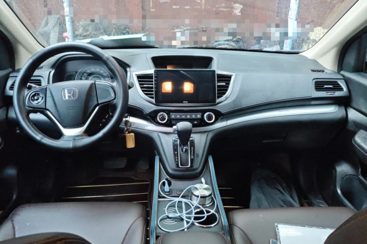 Used Honda CR-V 2016 2.0L two-wheel drive Urban Edition Center Console