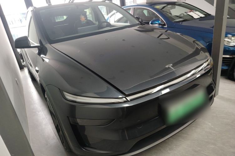 Used Tesla Model Y 2025 Rear-Wheel Drive First Edition Front Right 45 Deg