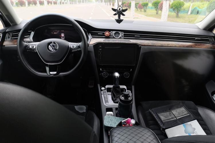 Used Volkswagen Magotan 2018 380TSI DSG Prestige Model Center Console