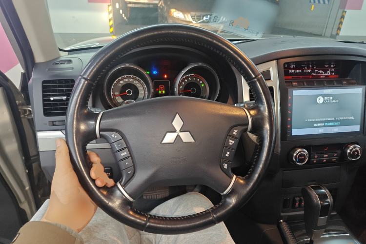 Used Mitsubishi Pajero 2016 3.0L Automatic Standard Version China V Standard
