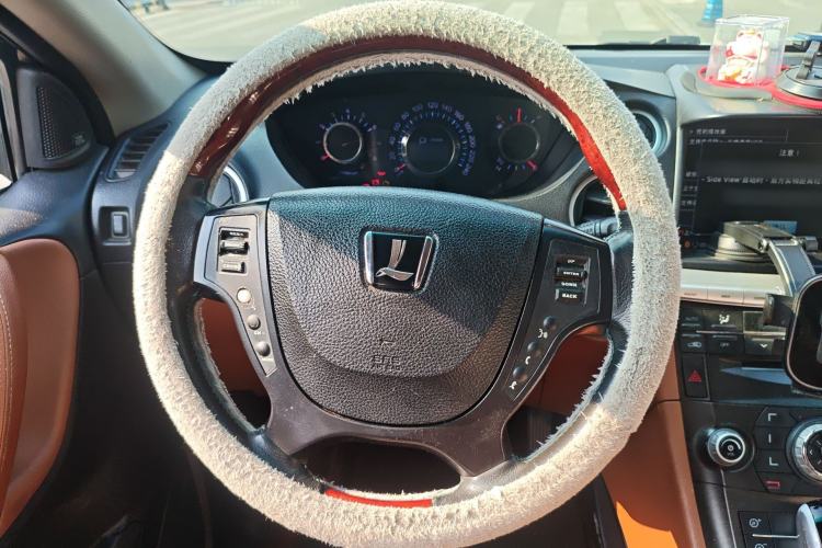 Used Luxgen Great 7 SUV 2014 2.2T Two-Wheel-Drive Smart Version Steering Wheel