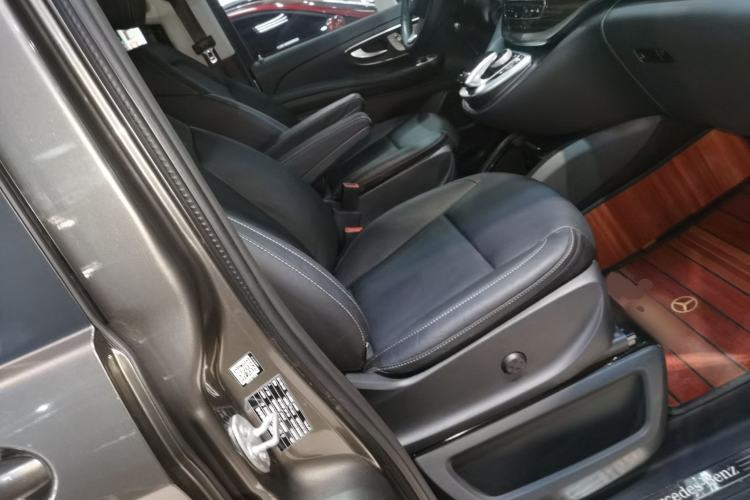 Used Mercedes-Benz V-Class 2017 V 260 Avantgarde Edition