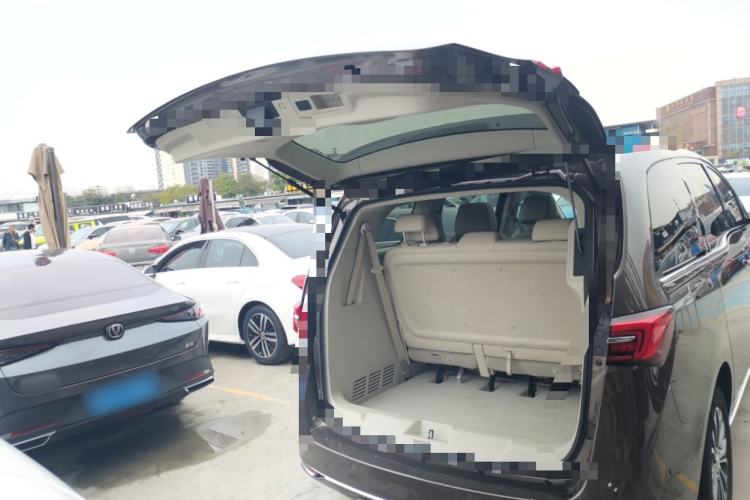 Used Buick GL8 2023 Land Executive Class Deluxe Model