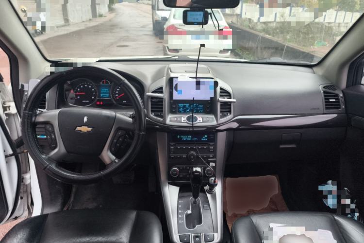 Used Chevrolet Captiva 2015 2.4L 4x4 Flagship Edition 7-Seater