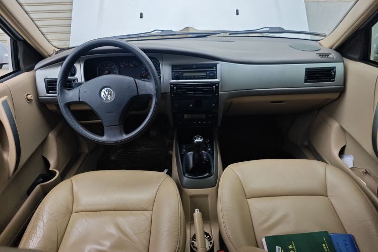 Used Volkswagen Santana Vista 2008 1.8L Manual Sishang Model Center Console