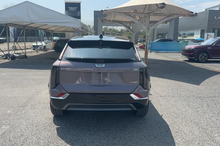 Used Cadillac OPTIQ 2024 Standard Range Version Exterior 3