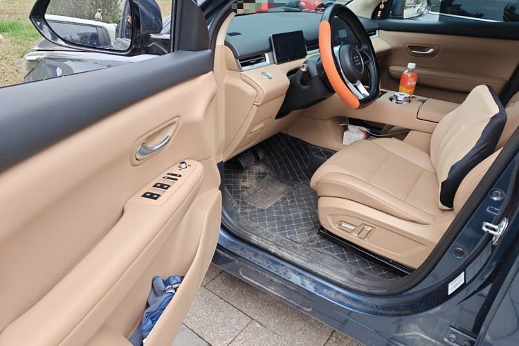 Used Landian E5 PLUS 2025 165 km Long-Range Version PLUS 7-Seater Driver Seat