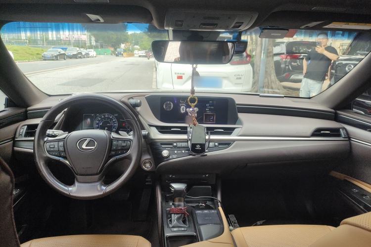 Used Lexus ES 2020 200 Excellence Edition