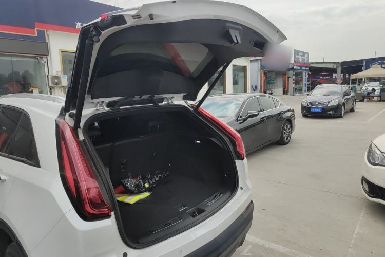 Used Cadillac XT4 2020 28T Two-Wheel-Drive Leading Version Trunk