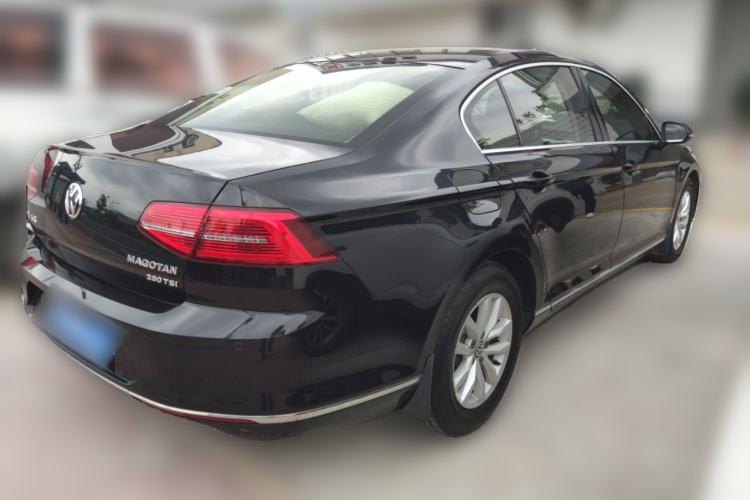 Used Volkswagen Magotan 2018 280TSI DSG Comfort Model Rear Right 45 Deg