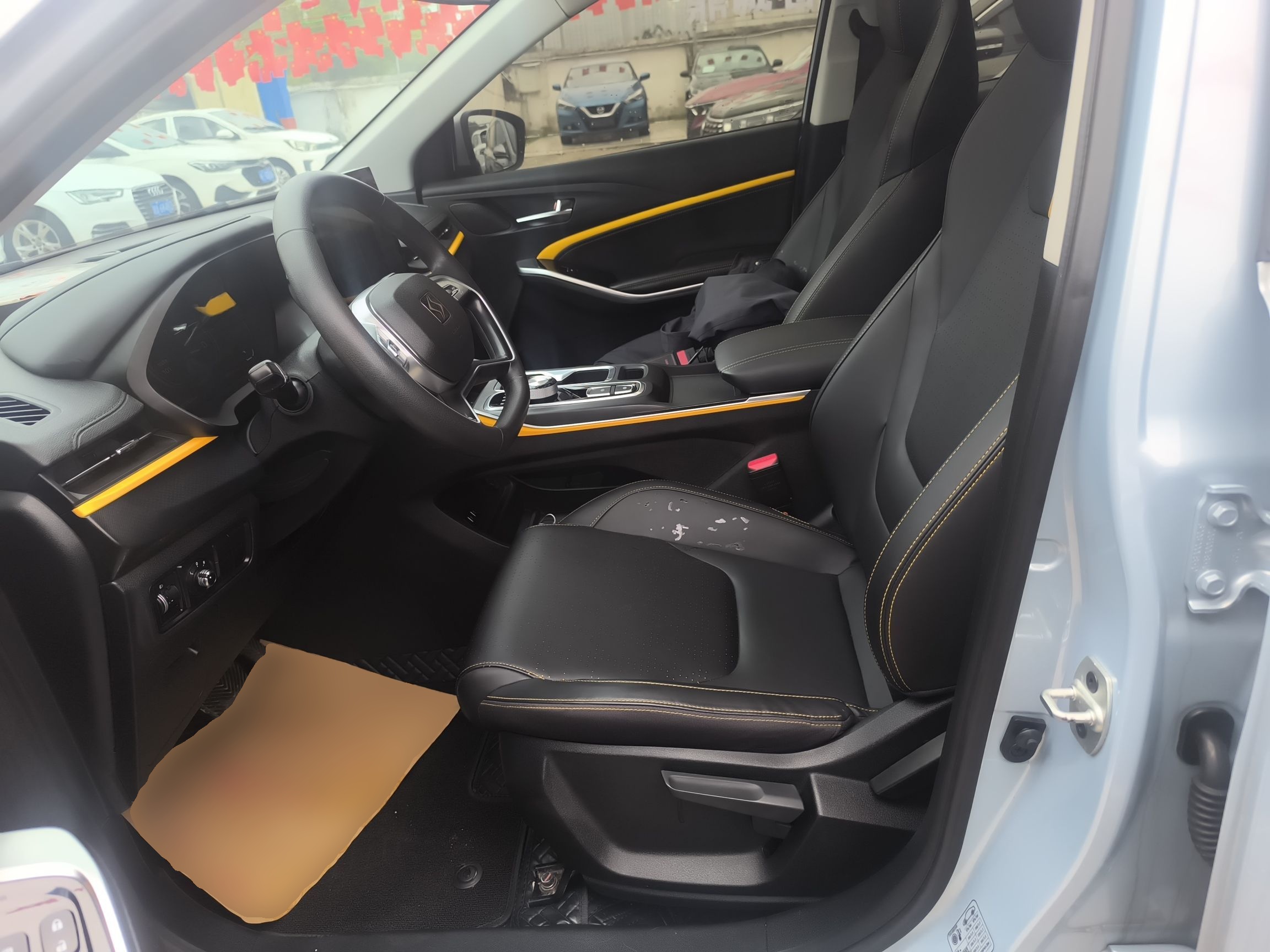 المقاعد الأمامية داخل السيارة