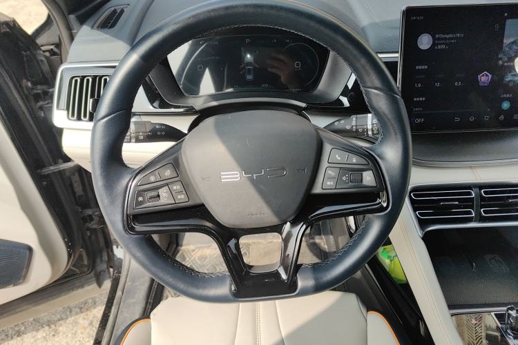 Used BYD Song PLUS New Energy 2023 Champion Edition EV 520KM Prestige Model
