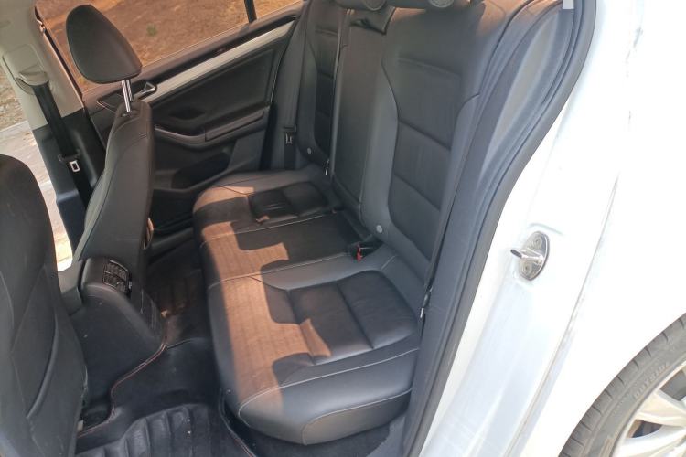 Used Volkswagen Sagitar 2015 1.6L Automatic Comfort Model
