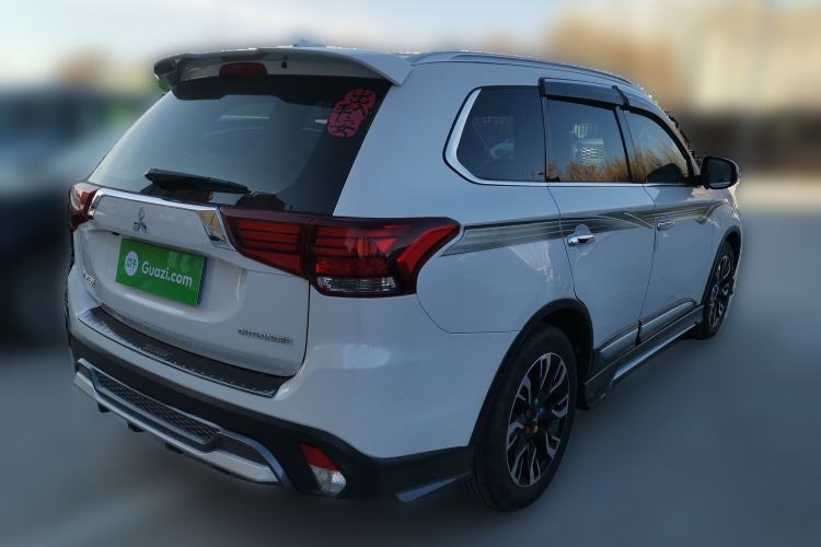 Used Mitsubishi Outlander 2020 2.0L Two-Wheel Drive Enjoyment Version 5 Seats Rear Right 45 Deg