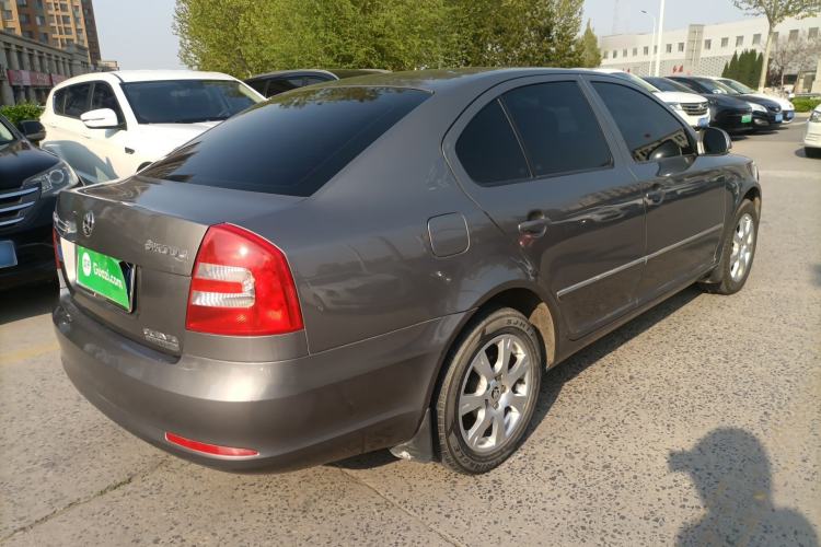 Used Skoda Octavia 2015 Classic Model 1.6L Manual Eado Version