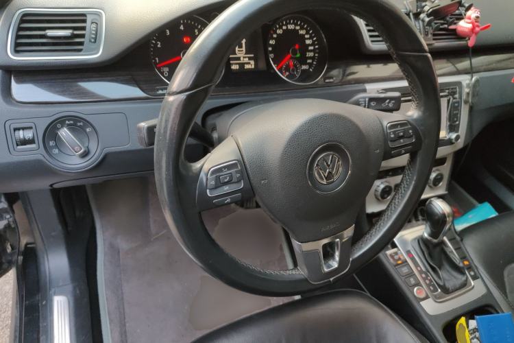 Used Volkswagen Magotan 2012 Facelift 1.8TSI Prestige Model Steering Wheel