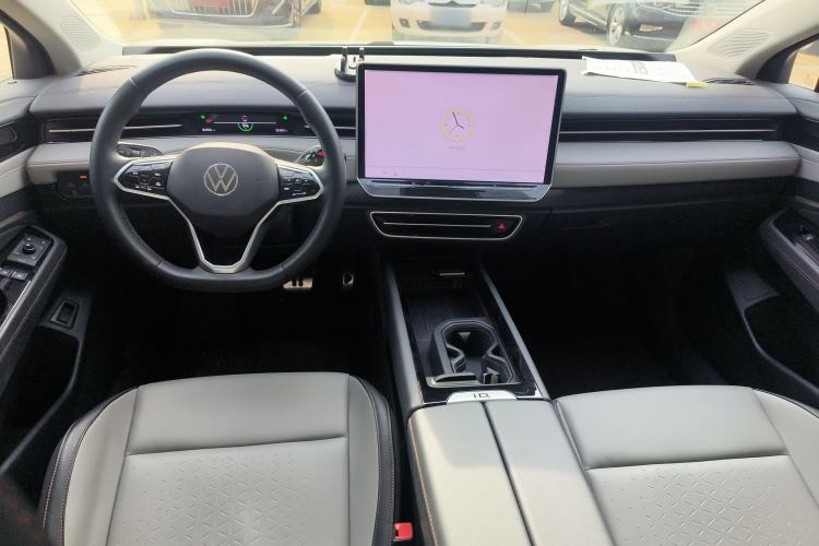 Used Volkswagen ID.7 VIZZION 2024 AIR model Center Console